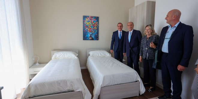 (Nella foto: inaugurazione Residenza universitaria Gran Cancelliere. Palermo 28 maggio 2026. Da sx, il presidente Ersu Giuseppe Giordano, il presidente della Regione Renato Schifani, l'assessora alla Famiglia Nuccia Albano, l'assessore dell'Istruzione Mimmo Turano).